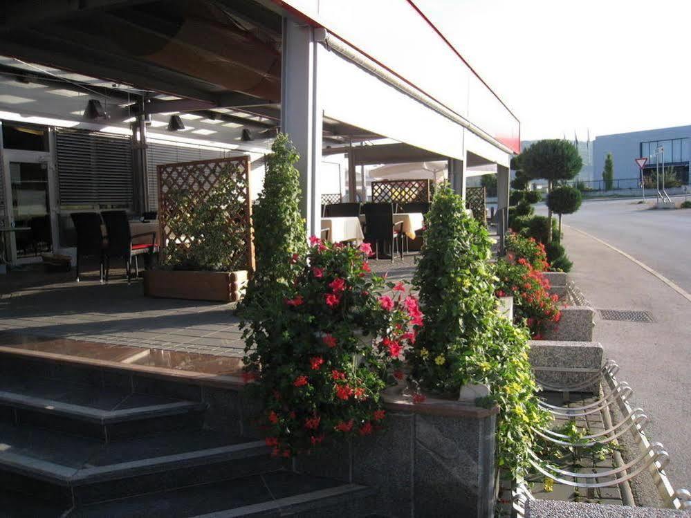Hotel Galaksija Trebnje Exterior foto